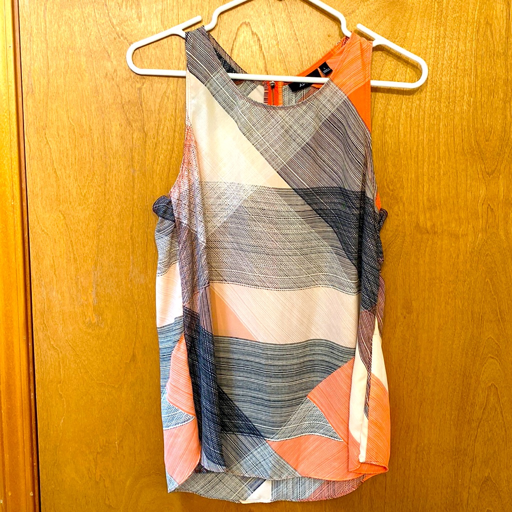 Cute Pattern Top. Size Large
